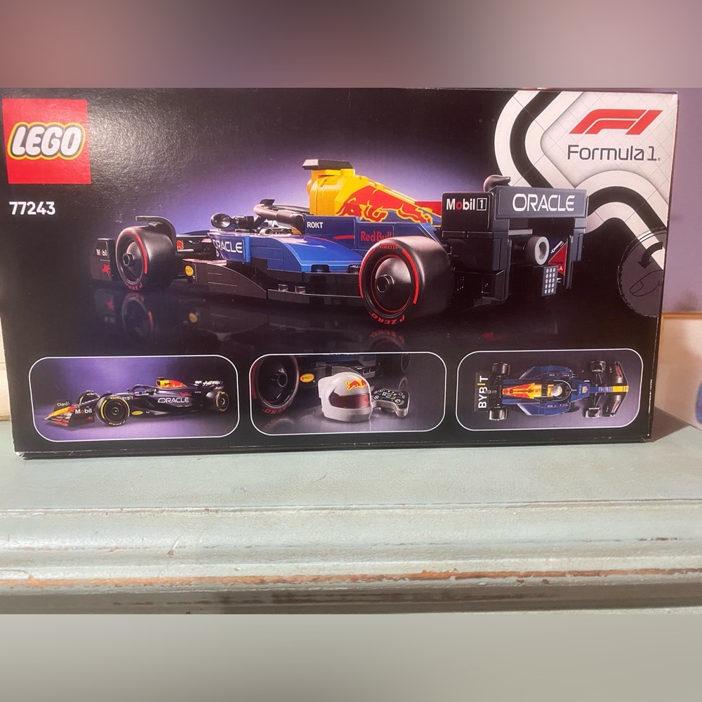 LEGO Formula One Oracle Red Bull Racing Box NIB